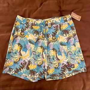 NEW Patagonia Men’s Wavefarer Volley Shorts